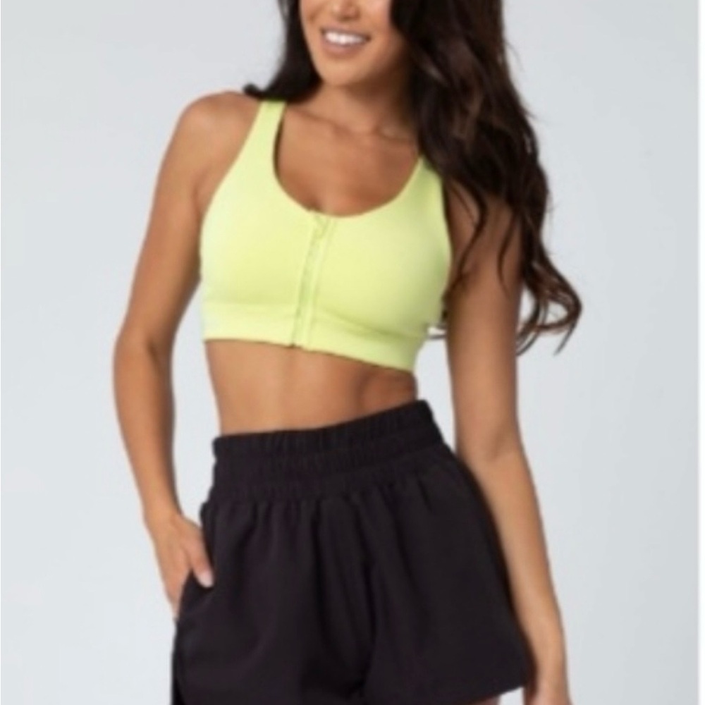 Savvi Heidi Short